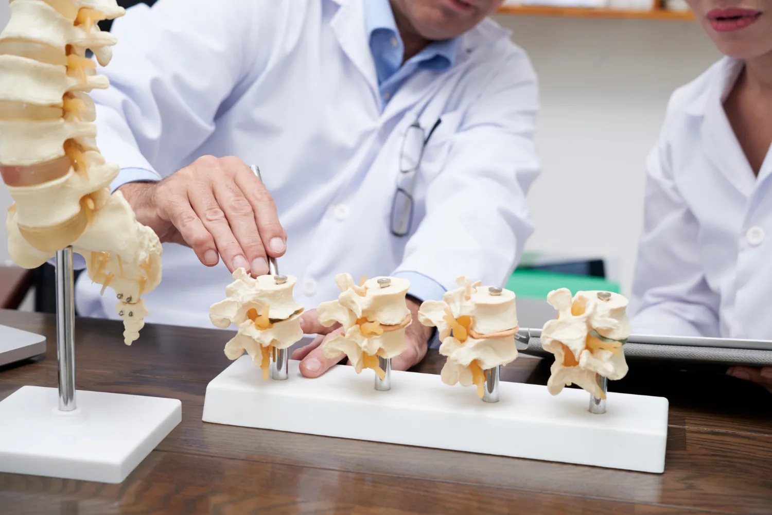 Cirugía de espondilolistesis lumbar en CDMX: tratamiento neuroquirúrgico especializado